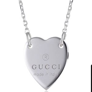 Silver necklace with engraved heart Gucci trademar
